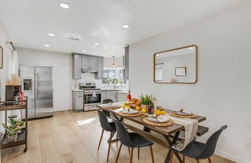 Azusa Casa | Outstanding Relaxing Quiet Vacation House with spacious Backyard - Azusa City