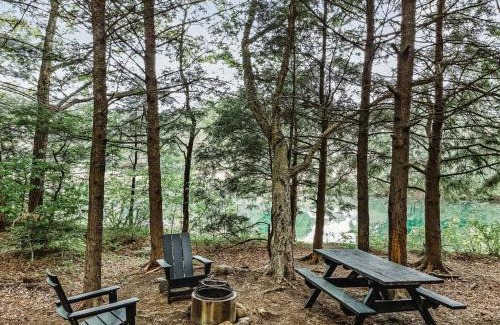 North Woodstock Otro | Outstanding Safari Tent with Fire Pit and Nice Sights in North Woodstock, New Hampshire
