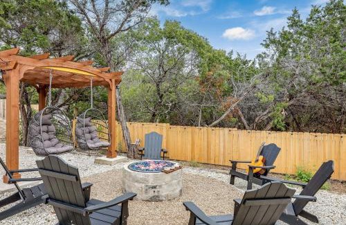 Leander Casa | Outstanding Modern Cabin with Spectacular Outdoor and Indoor Areas in Texas