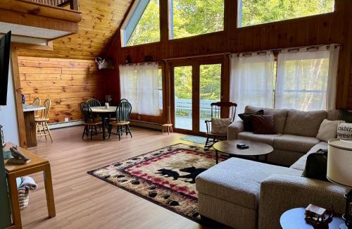 Rangeley Casa | Outta Range Outta Range, A Cozy Log Home Retreat