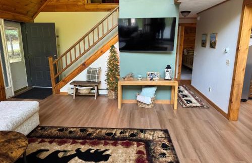 Rangeley Casa | Outta Range Outta Range, A Cozy Log Home Retreat
