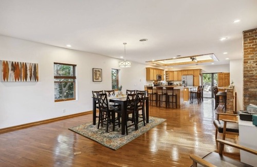 Detroit - Shoreway Casa | Over 4500 sqft of Luxury living [Billiards table, Arcade room, 5 BR & 4 BA]