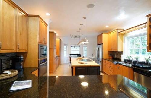 Treasure Lake Casa | Over 4800+ sqft.. Lakefront Retreat-Sleeps 13