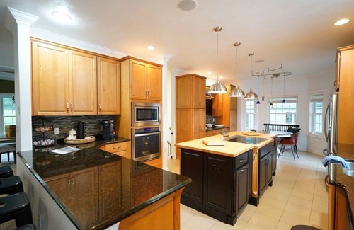 Treasure Lake Casa | Over 4800+ sqft.. Lakefront Retreat-Sleeps 13