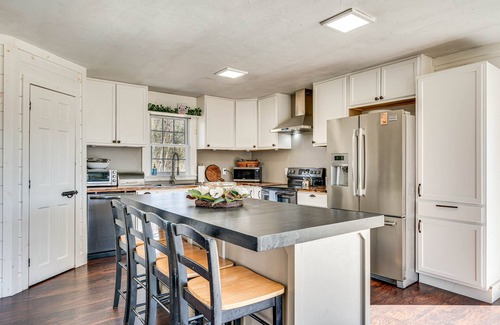 East Andover Casa | 'Over Andover' Retreat w/ Hot Tub: Walk to Lake!