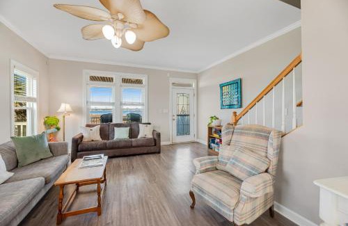 Atlantic Beach Casa | Over by the Sea