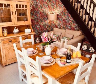 Chester Casa | Overleigh Cottage, with optional Hot Tub hire