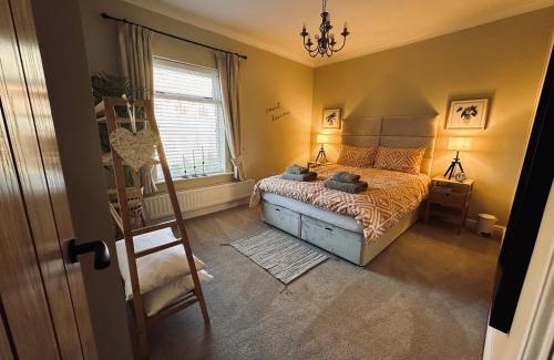 Chester Casa | Overleigh Cottage, with optional Hot Tub hire