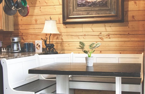 Saint Mary's Cabina | Overlook Lodge - Hot Tub, Fireplace & Private Creek. Family-Friendly!