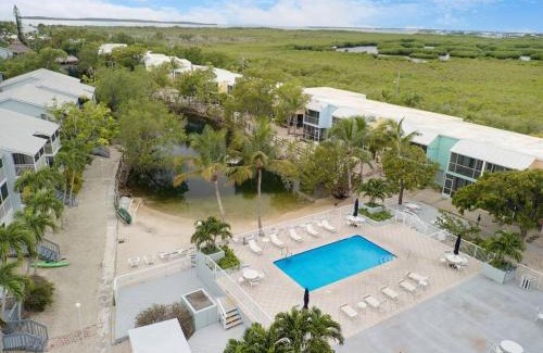 Key Largo Casa | Overlooking Lagoon and Pool-Free Golf Cart-Kayaks