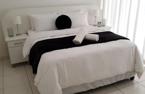 Berea Apartamento | Overport Durban Halaal Accommodation 2V "No Alcohol Strictly Halaal No Parties" Entire Luxury Apartment, 2 Bedroom, 4 Sleeper, Self Catering, 300m from Musjid Al Hilaal