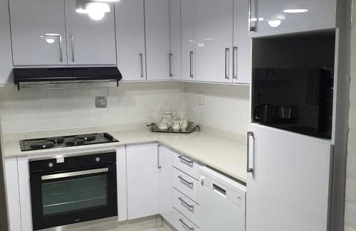 Berea Apartamento | Overport Durban Halaal Accommodation 2V "No Alcohol Strictly Halaal No Parties" Entire Luxury Apartment, 2 Bedroom, 4 Sleeper, Self Catering, 300m from Musjid Al Hilaal