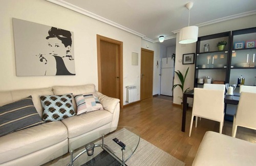 Las Campas y San Claudio Apartamento | Oviedo Soja City, a minutos del centro VUT-4679-AS