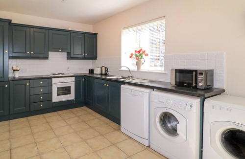 Ardara Cabaña | OWEN TUCKER VIEW HOUSE, pet friendly in Ardara, County Donegal