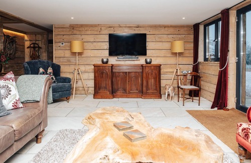 Cuddesdon Casa | Owl Barn - Ski Chalet Style