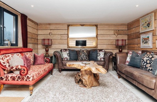 Cuddesdon Casa | Owl Barn - Ski Chalet Style