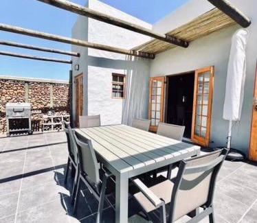 Port Beaufort Casa | Owl Cottage - Living The Breede