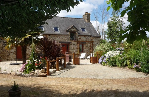 Pleugriffet Cabaña | Owl Cottage renovado casa, piscina climatizada, con capacidad para 6 personas