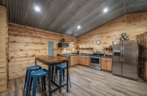 Fort Payne Cabina | Owl's Nest: cozy getaway w/hot tub & fire pit