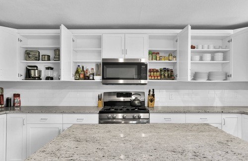 Sunset Casa | Owl's Nest Hideaway - 4 bedroom 2 bath Family Home!