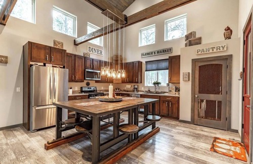 Williams Casa | Owl's Nest Tall Pines Retreat