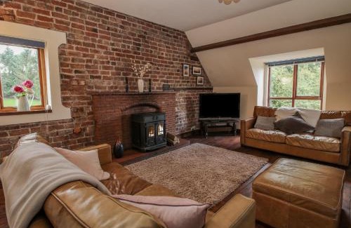 Hyssington Casa | Owlbury Hall Barn