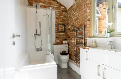Towcester Casa | Owls Hoot at Tove Valley Cottages