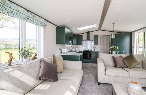 Trefeglwys Cabaña | OWLS MEADOW, romantic, character holiday cottage in Trefeglwys