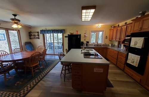 Garfield Casa | NIDO DE BÚHO - Enorme Lakefront Home 4+ dormitorio / 3. 5 baños con fácil caminar al agua!