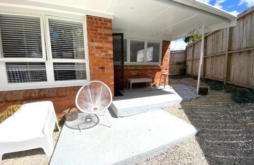 Mount Wellington Apartamento | Own sunny quiet haven, own 1 bedroom house & garden with car park, central to Airport, CBD & Sylvia Park Mall