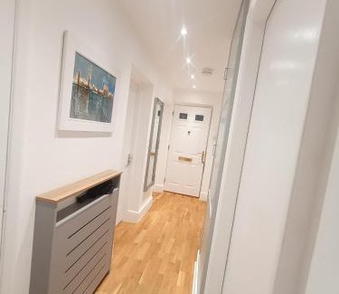 Oxford Apartamento | Oxfords 5 Star Lux 2 bedroom Flat near JR 5 pax, permit parking