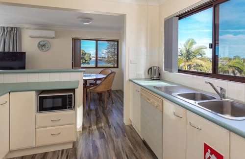 Tuncurry Apartamento | Oxley 5 on the Tuncurry foreshore.