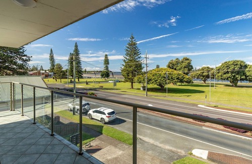 Tuncurry Apartamento | Oxley 5 on the Tuncurry foreshore.