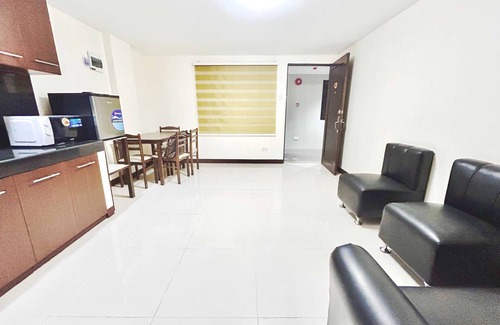 Paranaque Hotel | OYO 1045 Rayjan Apartelle