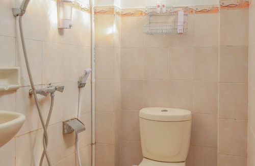 Gambir Hotel | OYO 1111 Pasar Baru Inn