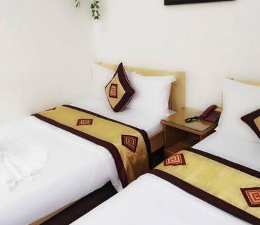 Dich Vong Hotel | OYO 1143 Thu Giang Hotel