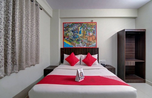 BTM Layout Hotel | OYO 11916 Varcity Plaza