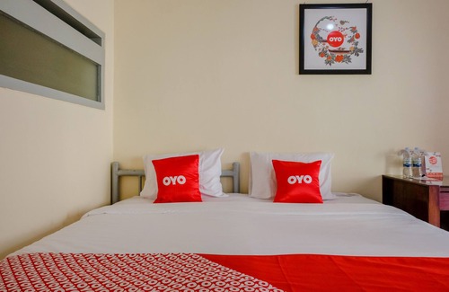 Blimbing Hotel | OYO 1289 Cbr Residence