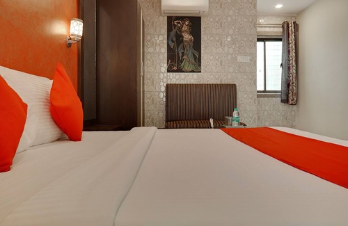 Wai Hotel | OYO 13902 Orient Bay Inn