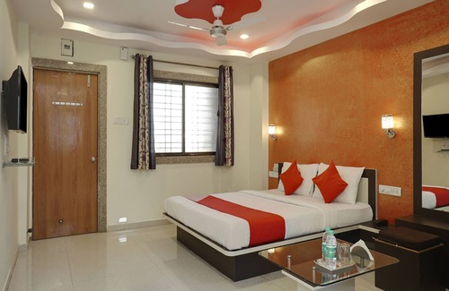 Wai Hotel | OYO 13902 Orient Bay Inn