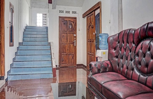 Sukabumi Hotel | OYO 2226 Nurmega Jaya