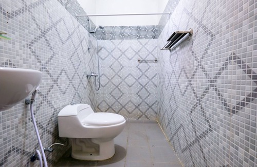Senggigi Hotel | OYO 2284 Grand Villa Meninting