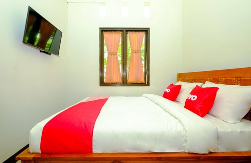 Senggigi Hotel | OYO 2284 Grand Villa Meninting