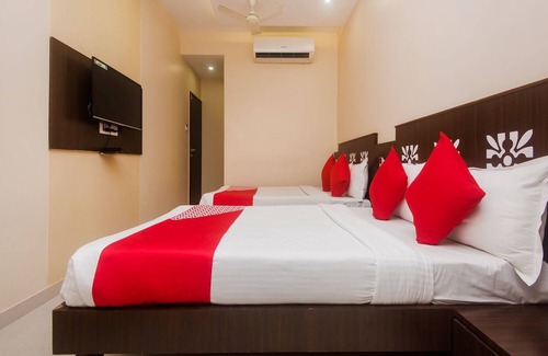 Kopar Khairane Hotel | OYO 23656 Parimeet Hotel