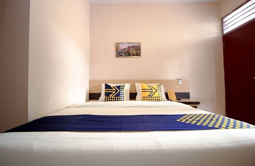 Bengkulu Hotel | OYO 2647 Anissa Guest House