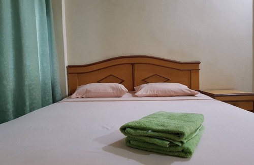 Makassar Hotel | OYO 2941 Hotel Istana