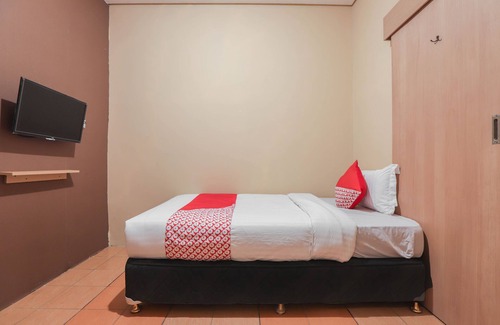 Tangerang Hotel | OYO 298 Gemilang Guesthouse