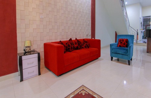 Medan Hotel | OYO 3334 Ratu Residence