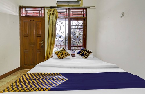 Cileunyi Hotel | OYO 3882 Pondok Pujasera
