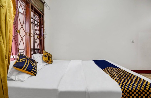 Cileunyi Hotel | OYO 3882 Pondok Pujasera